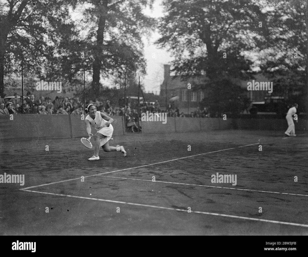 Senorita Lizana und Miss Hardwick treffen sich im Hurlingham Tennis Finale. Die chilenische Tennisspionin Anita Lizana trifft Miss Mary Hardwick im Finale der Frauen-Singles in Hurlingham. Senorita Lizana schlug Frau Strawson im Halbfinale, und Miss Hardwick besiegte Frau M M Moas. Foto zeigt, Senorita Lizana in Hurlingham. Mai 1936 Stockfoto