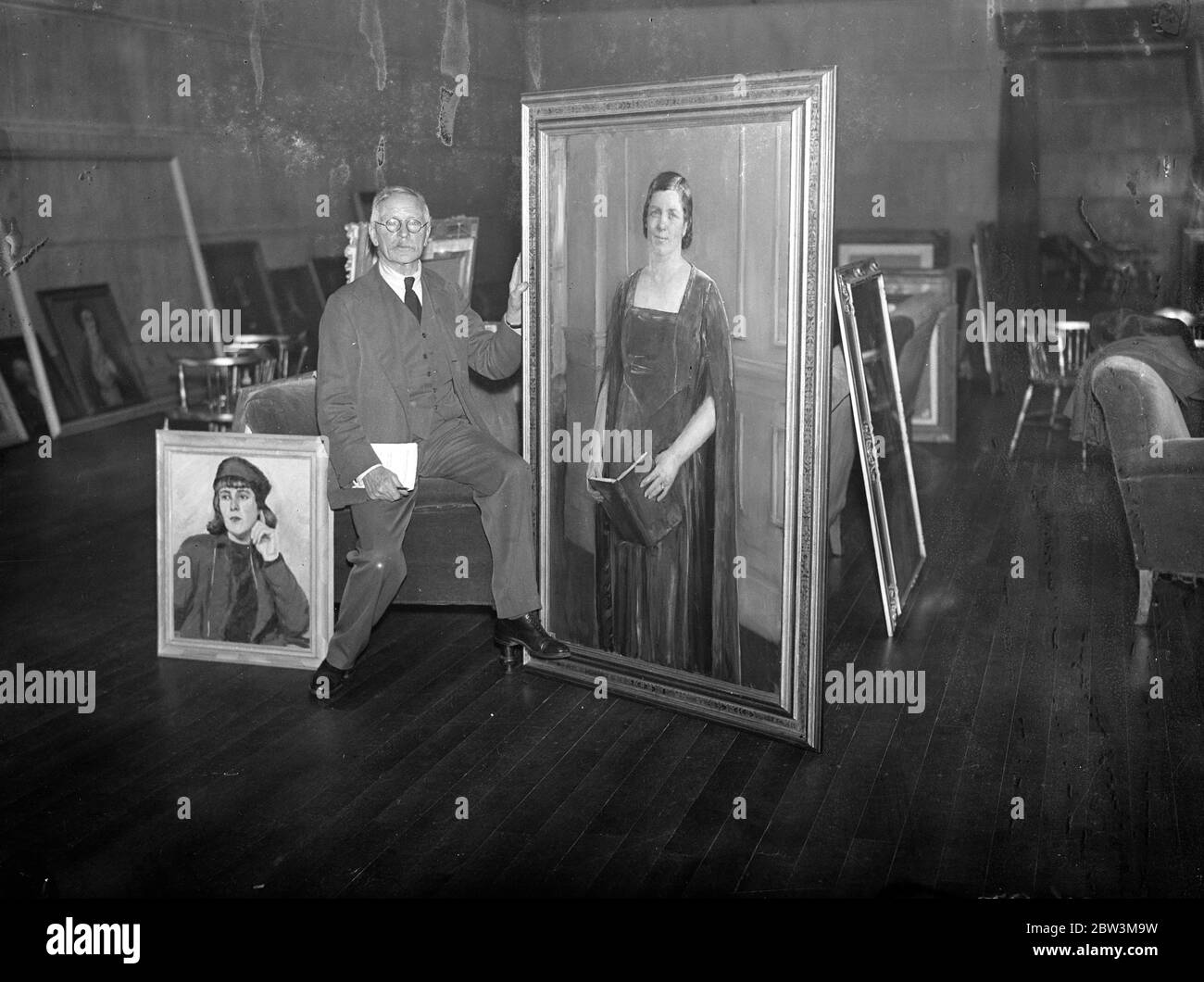 Berühmte Künstler hält Jubiläumsausstellung in Piccadilly Galerien . Mr H A Olivier, der berühmte Künstler, mit seinem Porträt von Lady Hewart, die er in seiner Jubilee-Ausstellung in der Royal Institute Galleries in Paccadilly, London. 10 Dezember 1935 Stockfoto