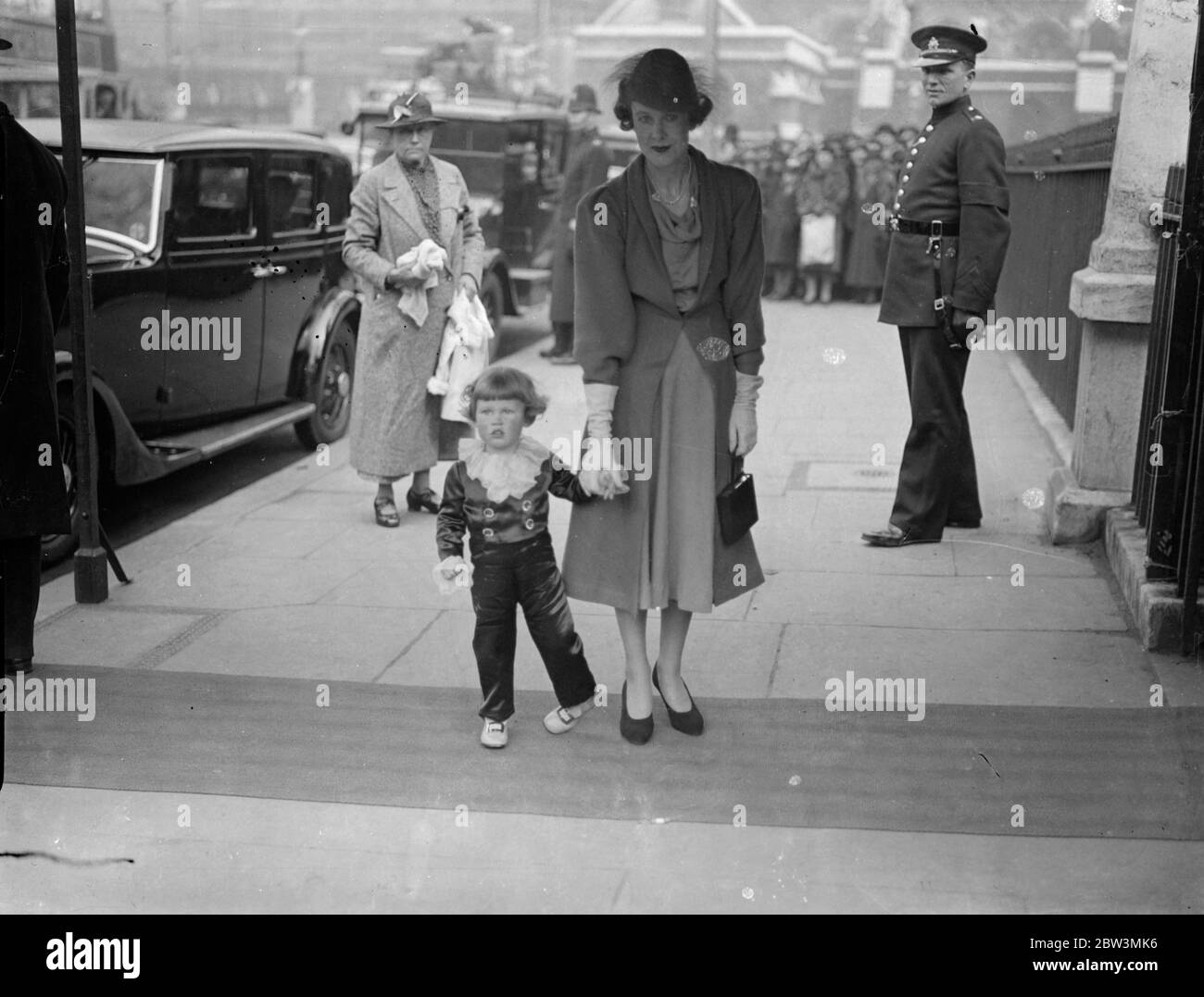 Lady Hugh Smiley und Sohn John April 1936 Stockfoto