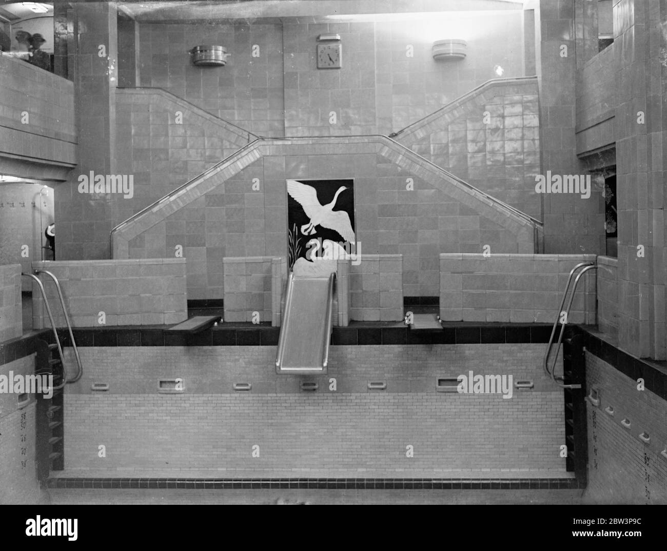 Erstklassiger Swimmingpool auf dem Queen Mary Liner. Stockfoto