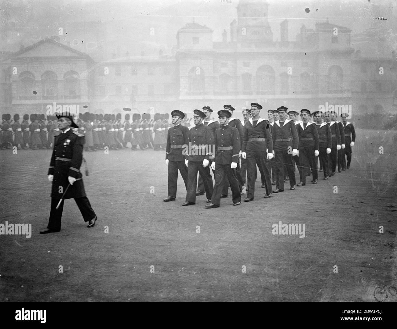 Staatsbegräbnis von Earl Jellicoe . Französische Marine Fusiliers in der Beerdigung Prozession bei der Horse Guards Parade . 25. November 1935 Stockfoto