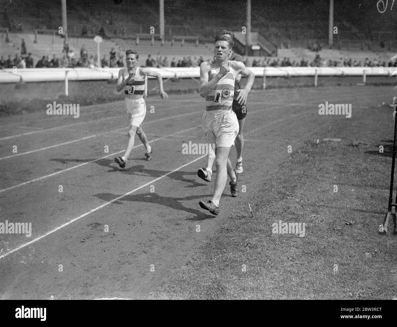 A . A . Cooper während des Mile Walk Race bei London Police Sports A . A . Cooper von Woodford Green Athletic Association , versucht, den Rekord zu senken . Juli 1936, 25 Stockfoto