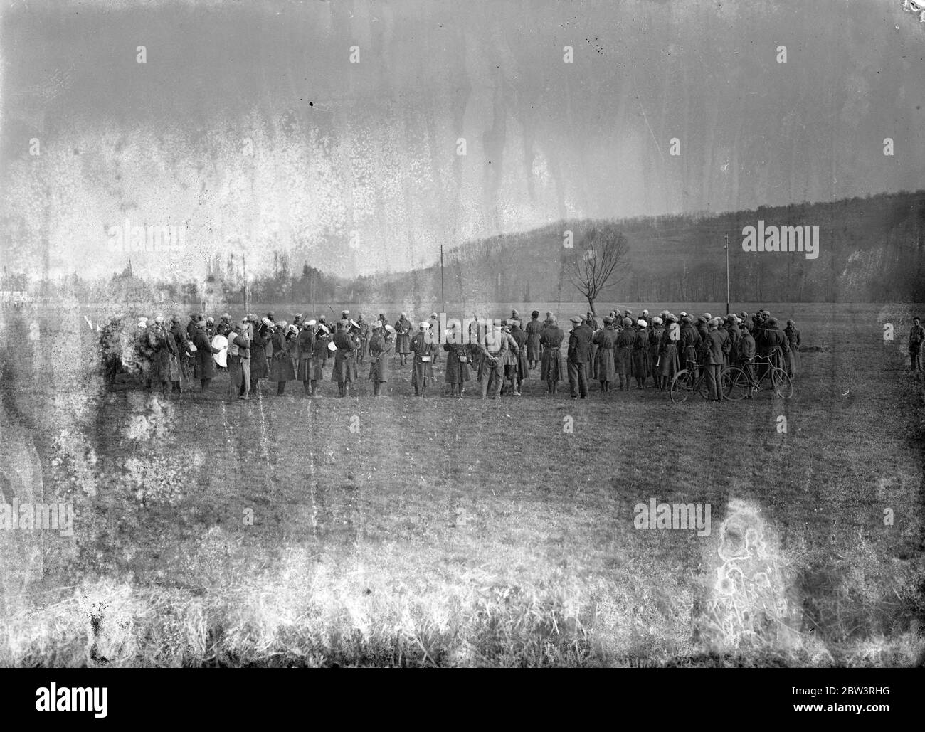 Bandubung Fur Marokkanische Truppen Auf Dem Weg Zur Ostgrenze Marokkanische Truppen Gehoren Zu Den Divisionen Die Zur Verstarkung Der Garnisonen Des Aufwendigen Und Kostspieligen Befestigungssystems Und Der Maginot Linie An Der Ostgrenze Wahrend