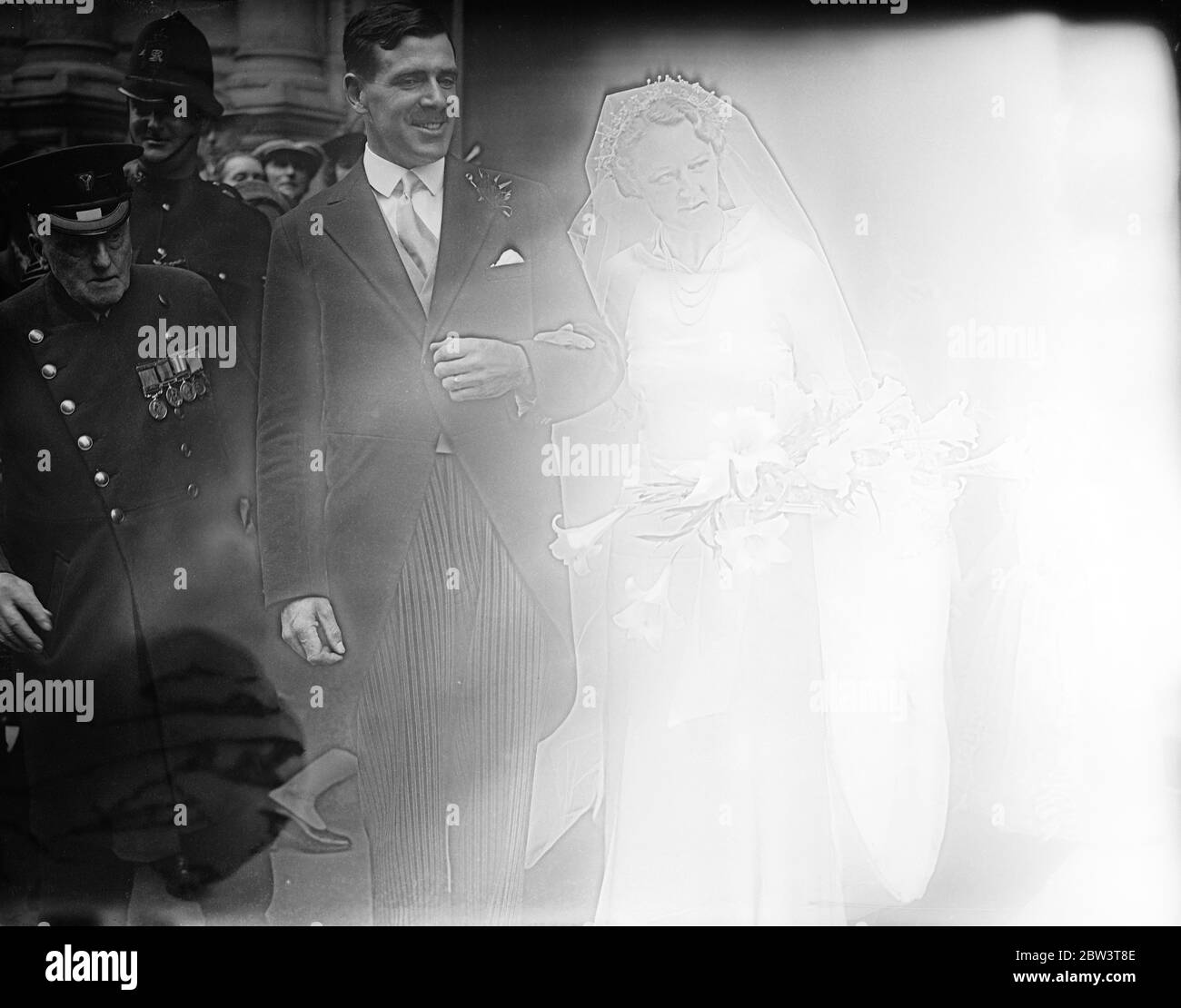 West Sussex Polizeichef heiratete in Westminster Cathedral. Herr Ronald Peterson Wilson verheiratet mit Miss Frances Fitzgerald . 12. September 1935 Stockfoto