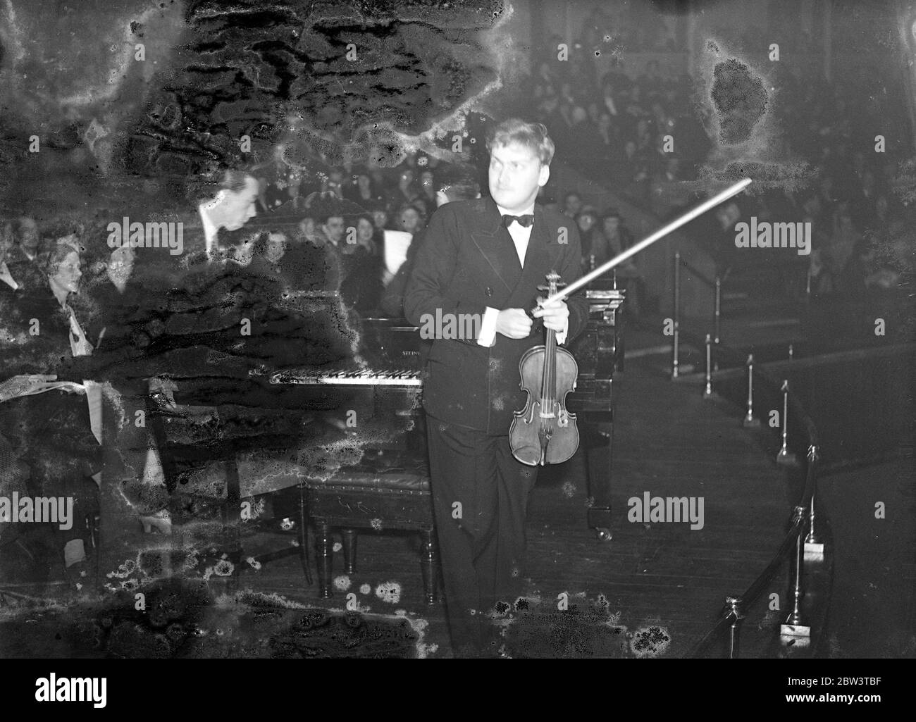Yehudi Menhuin gibt Recital in Albert Hall. Dezember 1935 Stockfoto