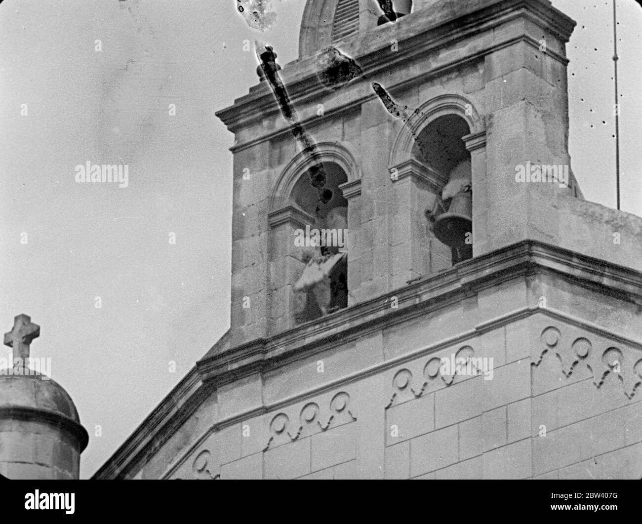 Die Ankunft der nationalistischen Truppen in San SebastiÃ¡n / Donostia. San Sebastian: [? Architektonische Besonderheit einer Kirche / Kathedrale ?] September 1936 Stockfoto