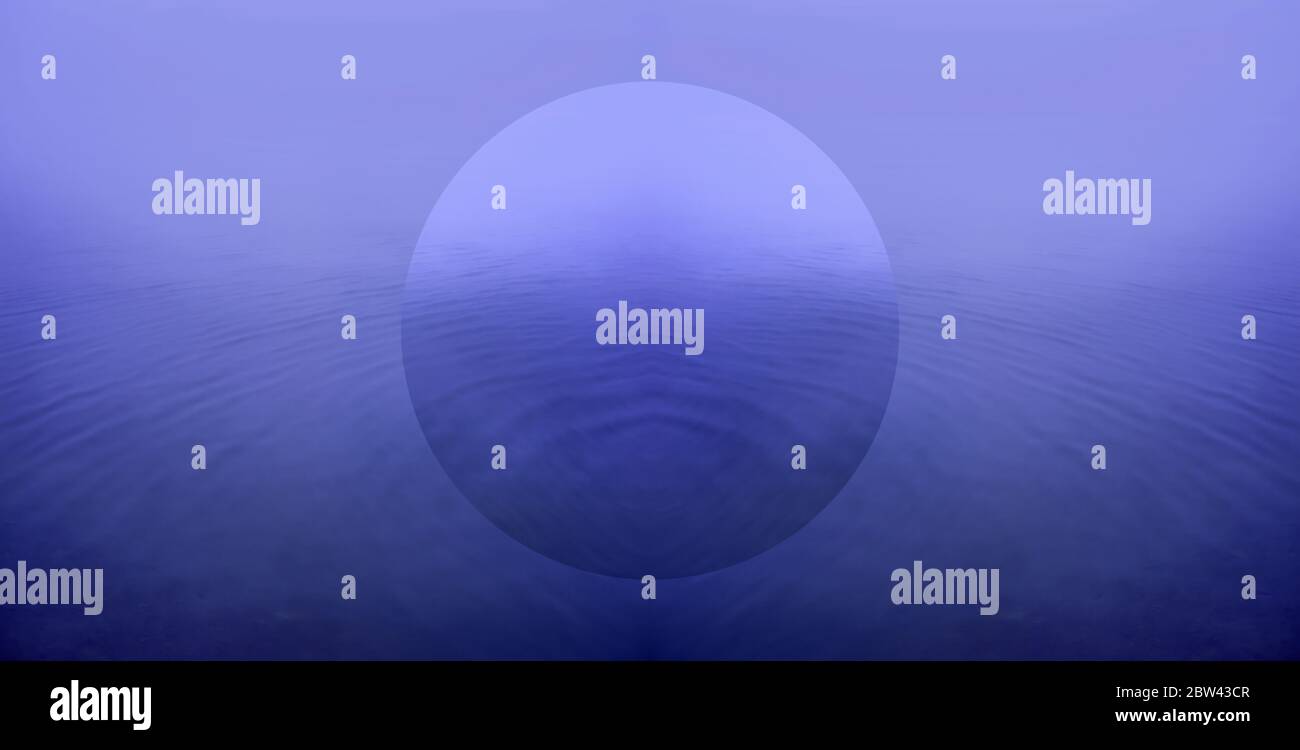 Blaue Kreisform in Wasserwelligkeit Stockfoto