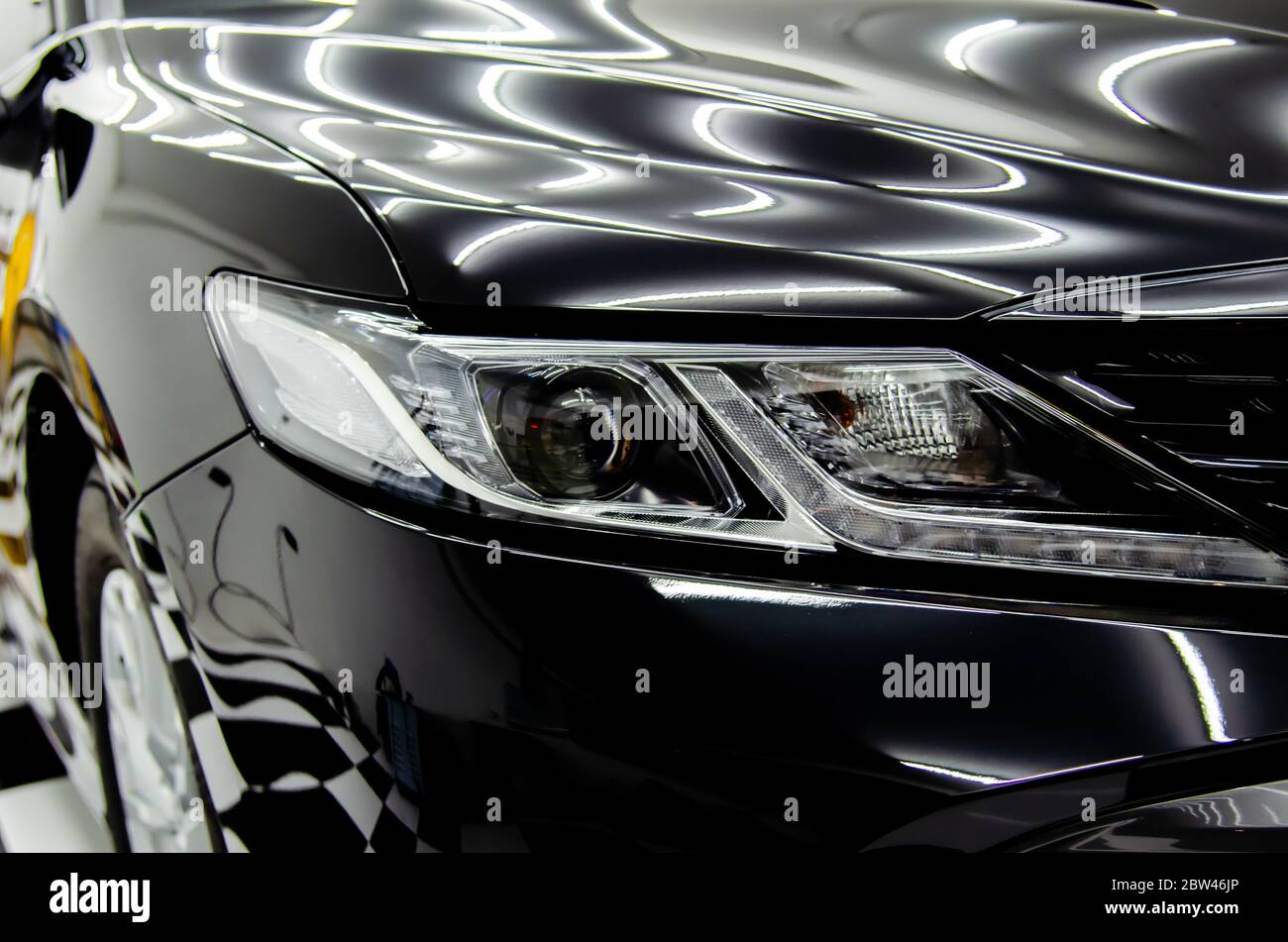 Schwarzer Metallischer Autolack Stockfotos Und Bilder Kaufen Alamy