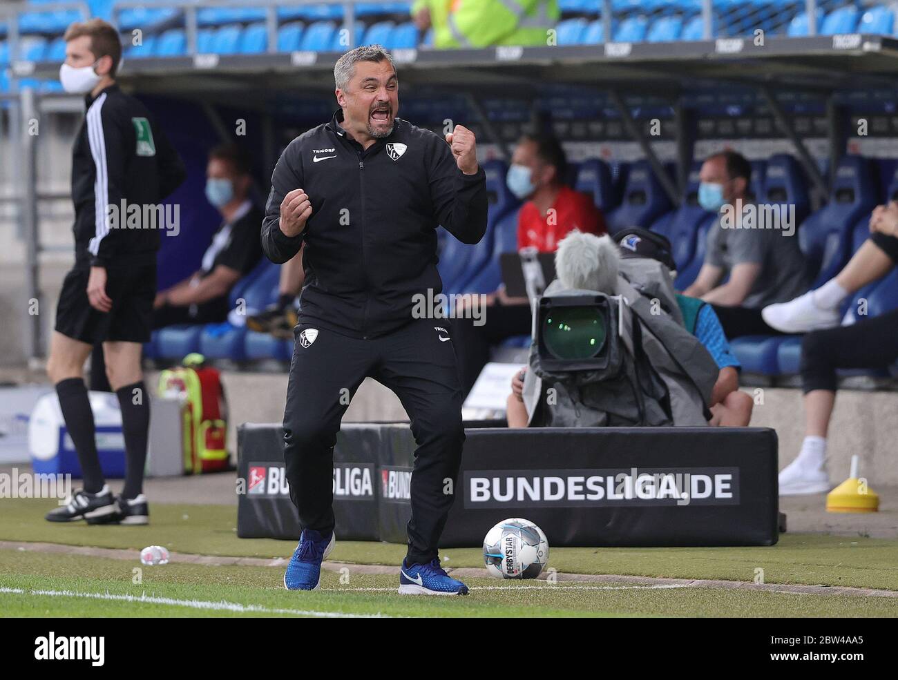 Jubilation, Finaljubilationstrainer Thomas REIS, Bochum Sport: Fußball: 2. Bundesliga: Saison 19/20: 27. Mai 2020 28. Spieltag: VfL Bochum - Holstein Kiel Foto: Ralf Ibing firosportfoto / POOL weltweit Stockfoto