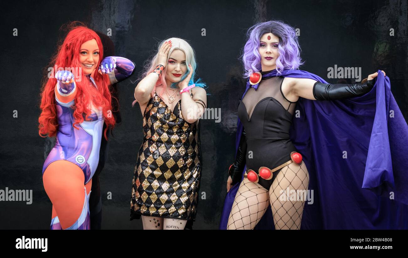 Cosplayers Costumes Stockfotos Und Bilder Kaufen Alamy