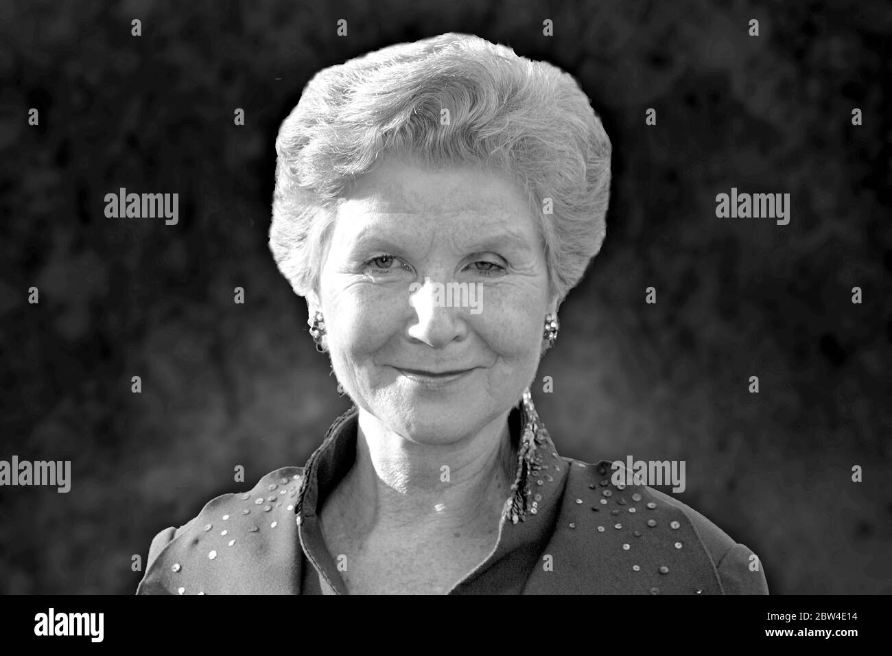Berlin, Deutschland. Mai 2020. FOTOMONTAGE: Schauspielerin IRM HERMANN starb im Alter von 77 Jahren. Archivfoto; IRM HERMANN, Deutschland, Schauspielerin, Porträt, Hochformat, 06/18/2004. Kredit: dpa/Alamy Live News Stockfoto