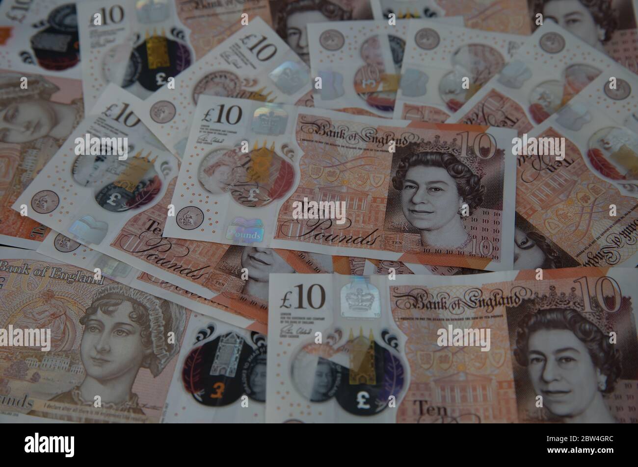 Die neue Polymer £10 Note, mit Jane Austen, in Umlauf gebracht 2017 mit einem Hologramm. Es wird auch allgemein als ein Tenner. Stockfoto