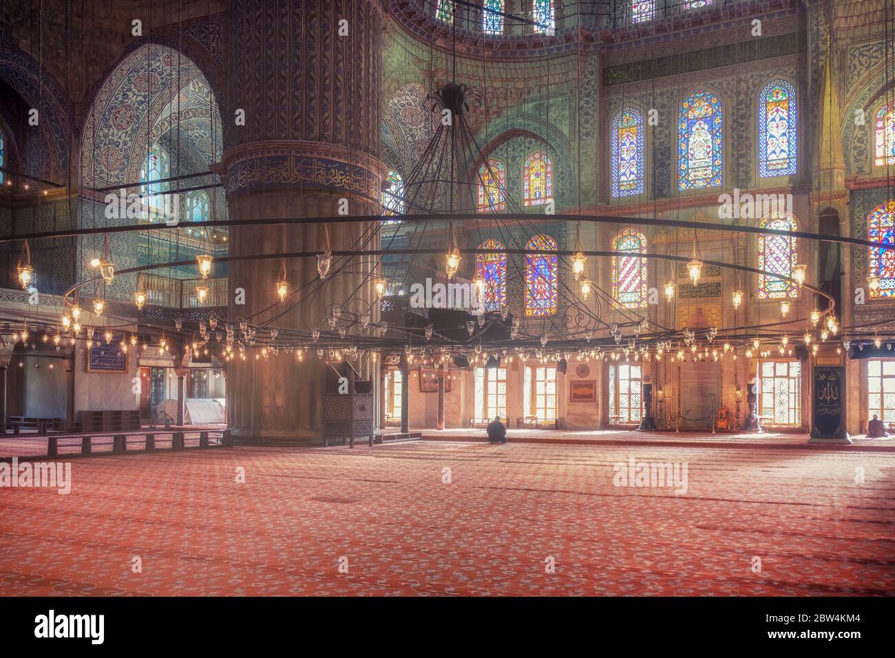 Foto des Innenraums der Blauen Moschee in Istanbul Stockfoto