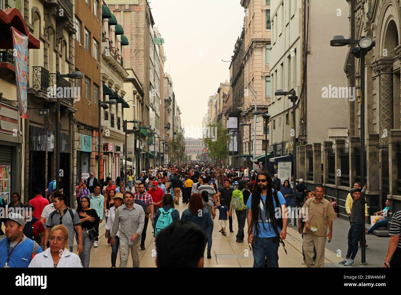 Fußgängerzone in Mexiko. Francisco I. Madero Street. Stockfoto
