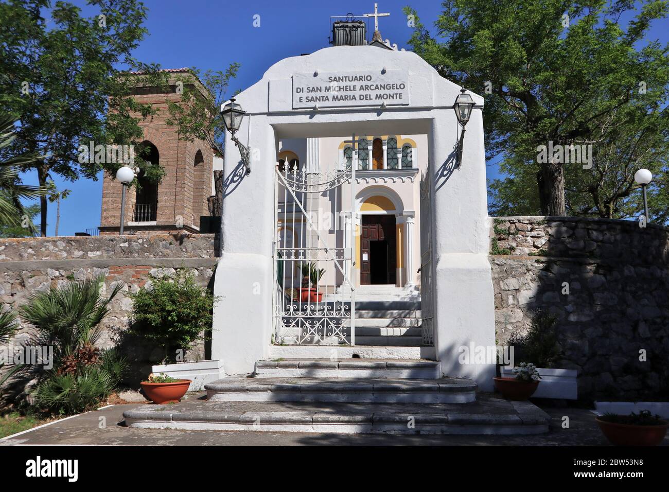 Maddaloni - Entrata del Santuario di San Michele e Santa Maria del Monte Stockfoto