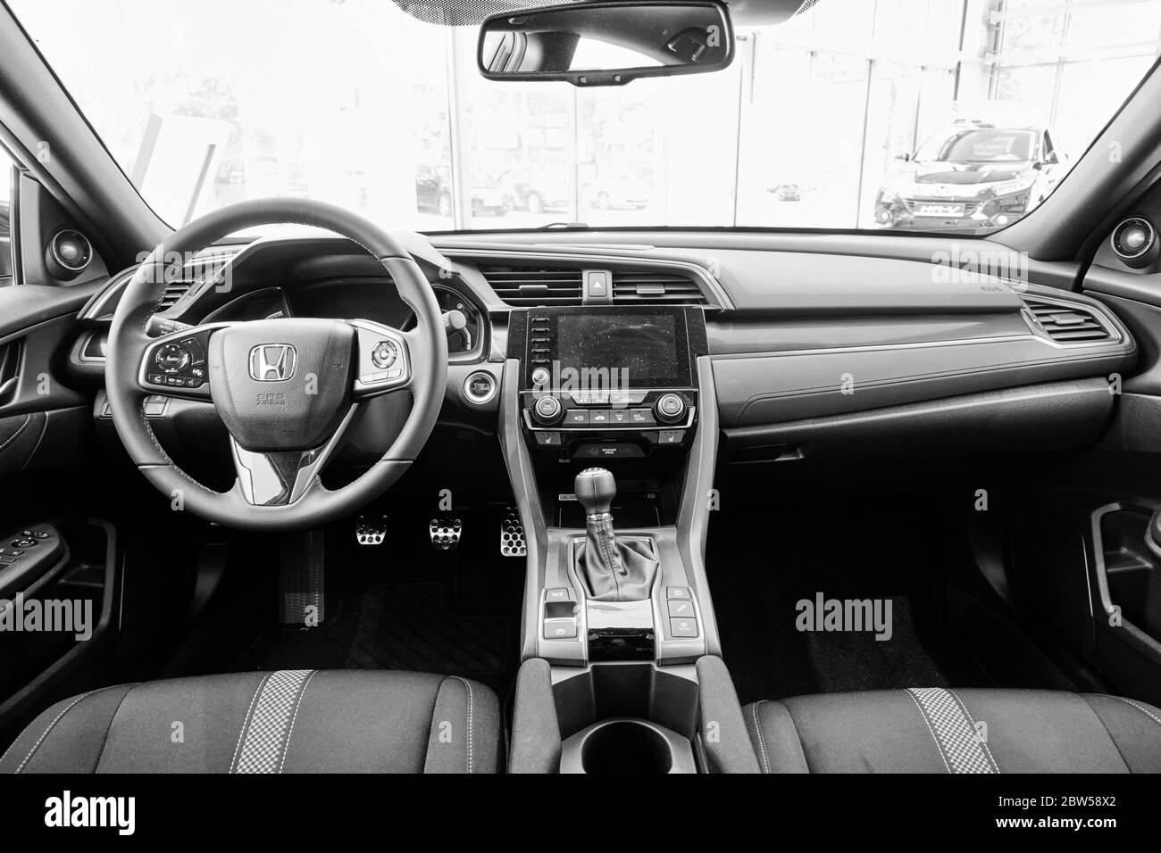 Danzig, Polen - 28. Mai 2020: Interieur-Zubehör von Honda Civic Auto im  Auto-Showroom vorgestellt Stockfotografie - Alamy
