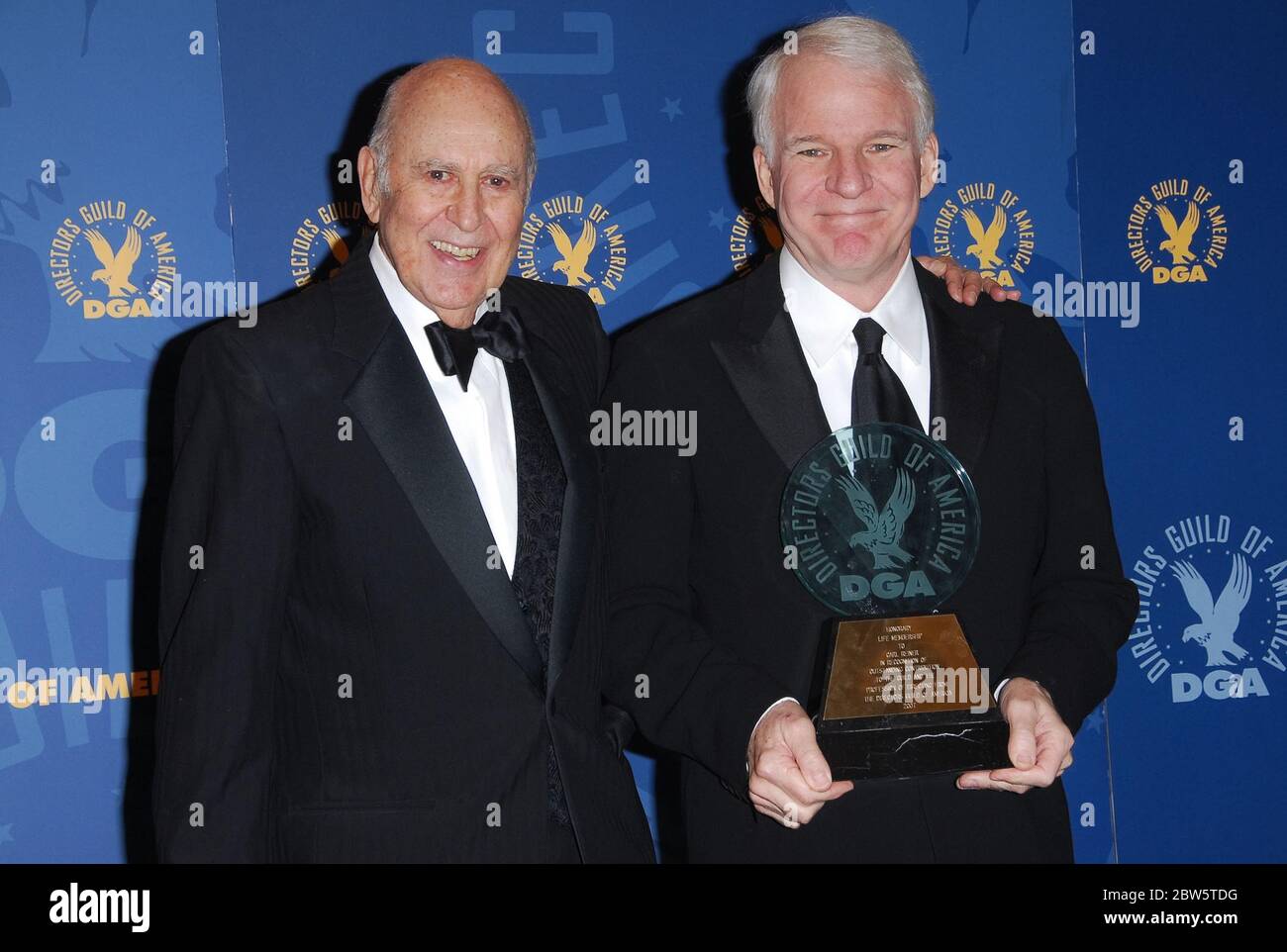 Carl Reiner und Steve Martin bei den 59. Annual Directors Guild of America Awards - Presseraum im Hyatt Regency Century Plaza Hotel in Los Angeles, CA. Die Veranstaltung fand am Samstag, 3. Februar 2007 statt. Foto: SBM / PictureLux - Dateireferenz # 34006-2253SBMPLX Stockfoto