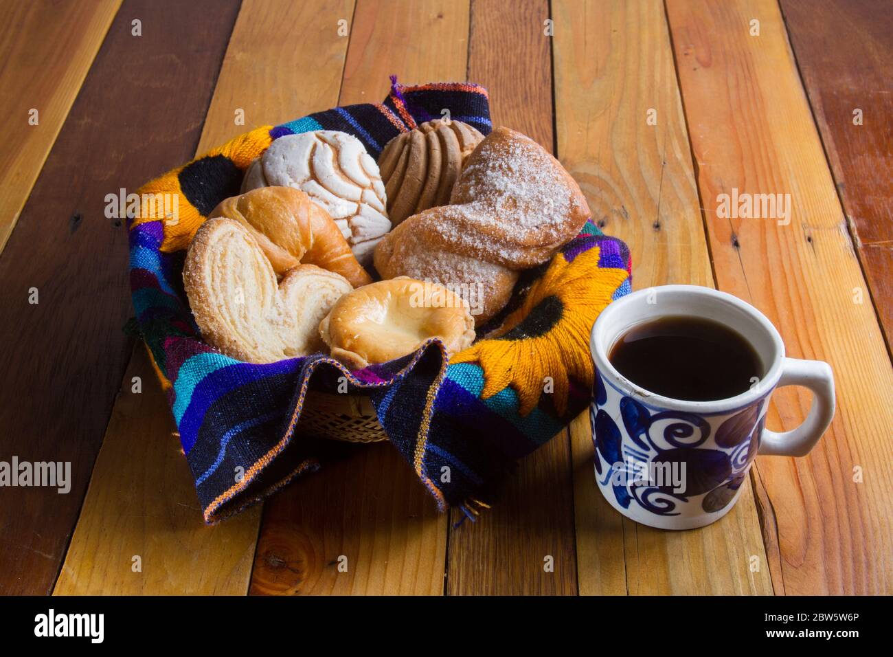 Authentische mexikanische süße Brot und Kaffee Stockfoto