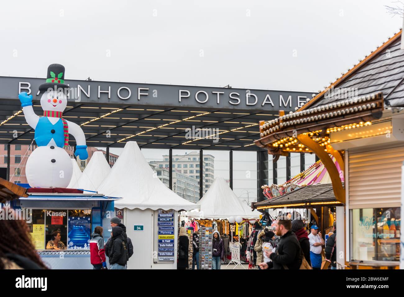 Weihnachtsmarkt am Berlin Bahnhof Potsdamer Platz, S-Bahnhof in der 