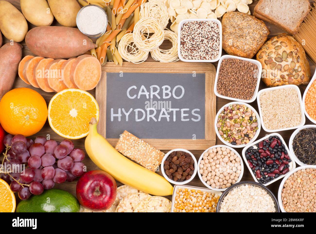 Kohlenhydrate Nahrungsquellen, Draufsicht auf einem Tisch Stockfoto