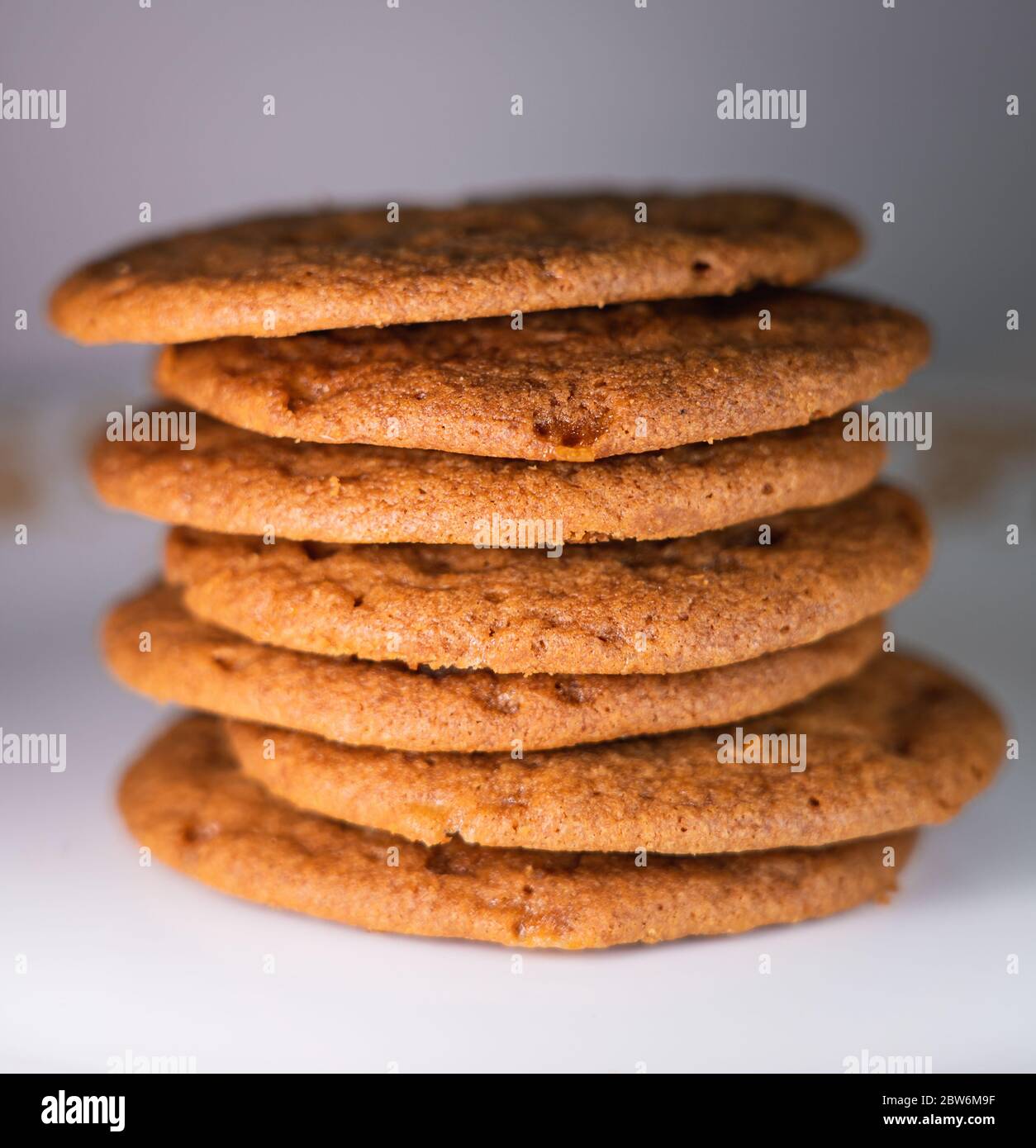 Stapel von leckeren Butter Crunch Cookies Stockfoto