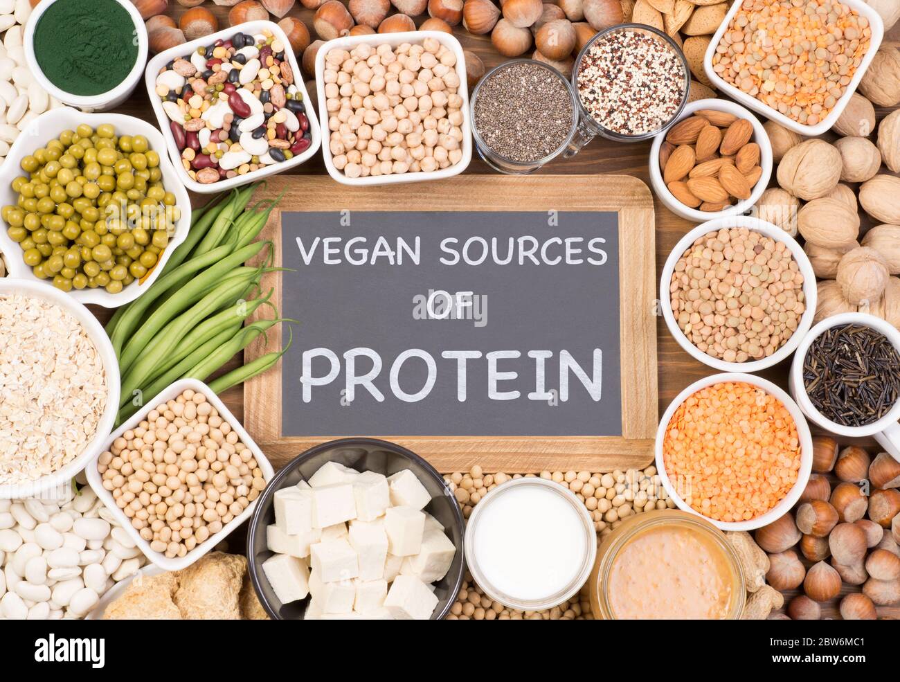 Protein in veganer Ernährung. Nahrungsquellen für veganes Protein Stockfoto