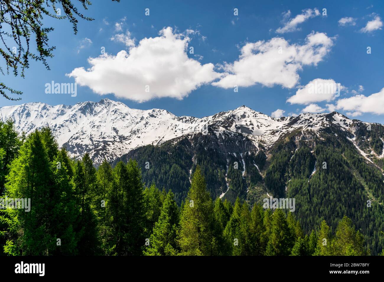 Französische ikonische Berglandschaft in den Alpen Stockfoto