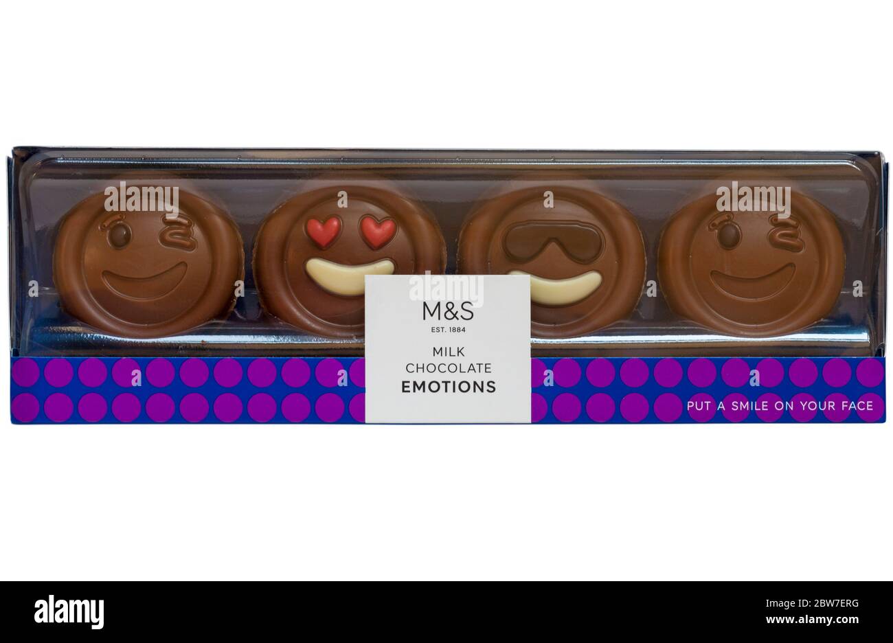 Pack von M&S Milk Chocolate Emotions - Setzen Sie ein Lächeln auf Ihr Gesicht Schokolade isoliert auf weißem Hintergrund Stockfoto