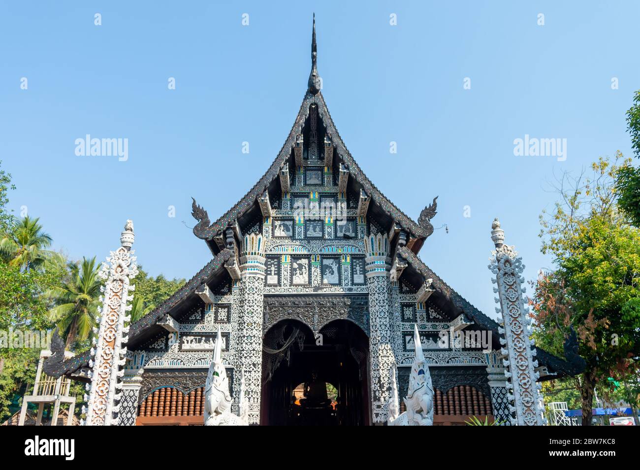 Der Tempel ist aus Holz Wat Lok Moli Es ist nicht bekannt, wann der Tempel gebaut wurde, aber es wird erstmals in einer Urkunde im Jahre 1367 CE erwähnt. Der sechste König von Stockfoto
