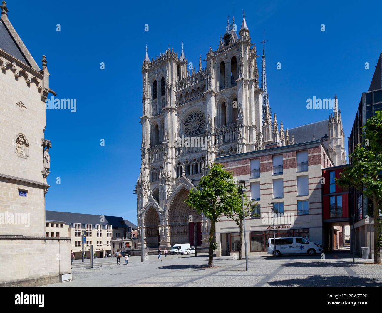 Amiens, Frankreich - Mai 30 2020: Die Kathedrale Basilika unserer Lieben Frau von Amiens (Französisch: Basilique Cathédrale Notre-Dame d'Amiens). Stockfoto