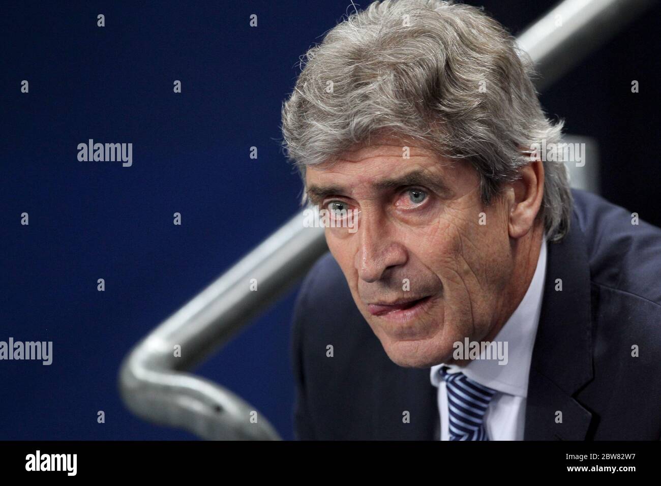 MANCHESTER, ENGLAND - Manchester City Manager Manuel Pellegrini während der UEFA Champions League-Runde 16 1. Etappe zwischen Manchester City und FC Barcelona im Etihad Stadium, Manchester am Dienstag, 24. Februar 2015. Stockfoto