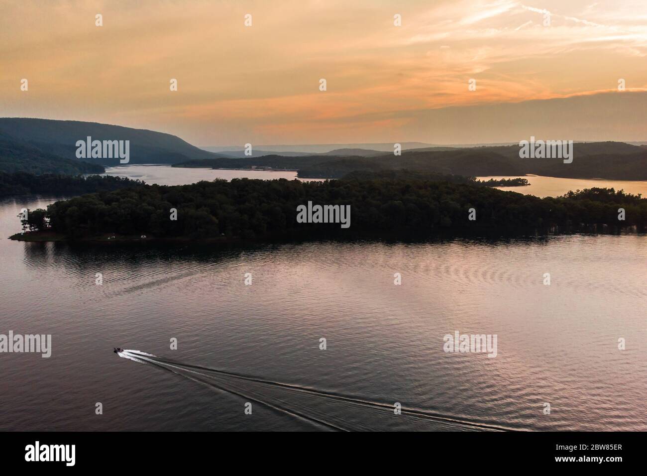 Luftaufnahme über Raystown Lake, Huntingdon County Pennsylvania, während des Sommers. Stockfoto