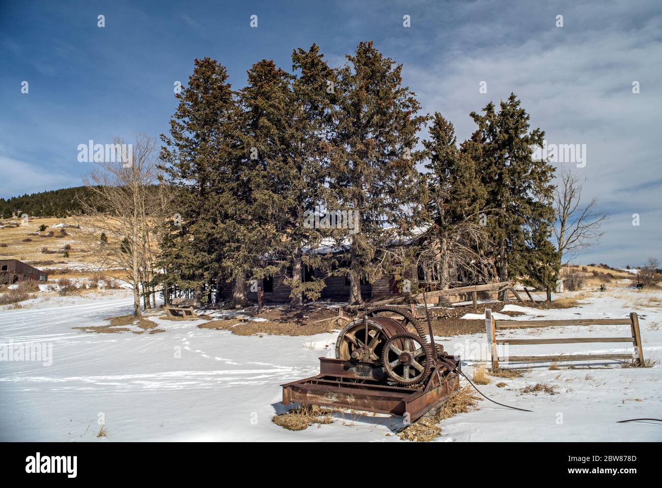 Bergbauausrüstung und Bergarbeiterheim im Vindicator Valley, Colorado Stockfoto