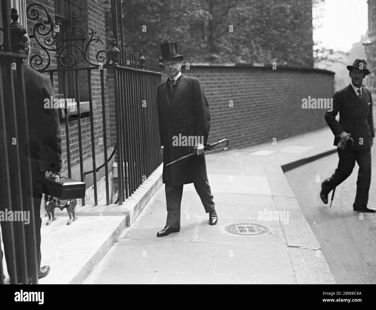 Das Kabinett und der Überfall auf Arcob . Sir William Joynson Hicks, der Innenminister, Ankunft. 19 Mai 1927 Stockfoto