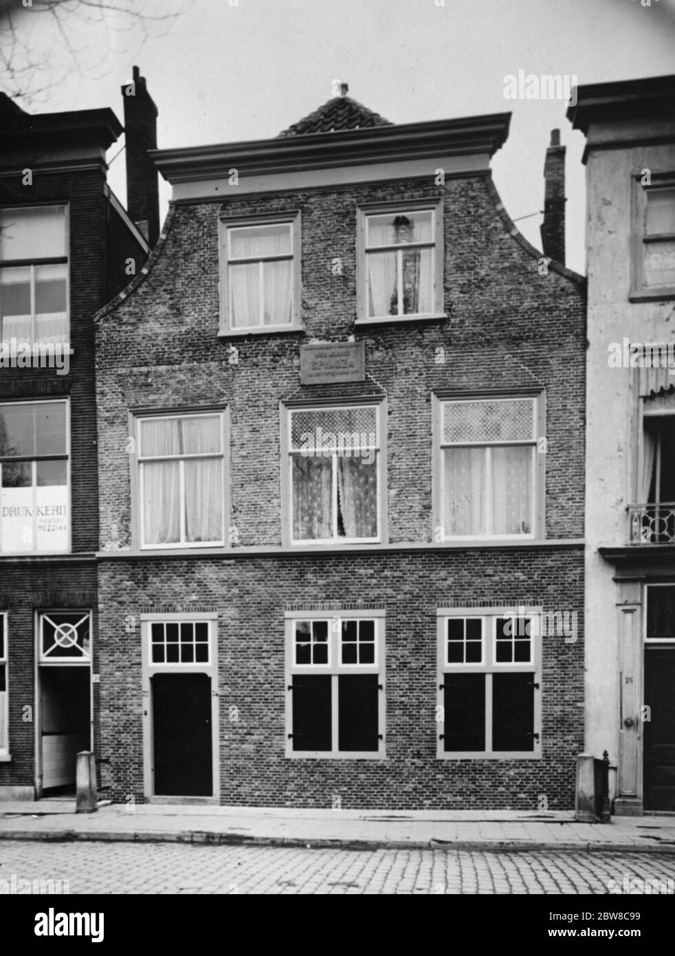 Britisches Komitee zum Kauf Haus des großen jüdischen Philosophen. Ein britisches Spinoza-Komitee wurde für einen Fonds gebildet, um das Haus in Den Haag auszustatten und zu kaufen (auf dem Foto gesehen), in dem Spinoza, der große jüdische Philosoph, lebte, als Treffpunkt für Gelehrte. März 1927 Stockfoto