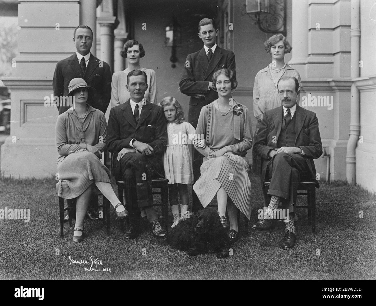 Der Gouverneur von Victoria in seiner offiziellen Residenz. Lord Somers , Gouverneur von Victoria, und Lady Somers mit ihrer kleinen Tochter im Government House . 13. April 1928 Stockfoto