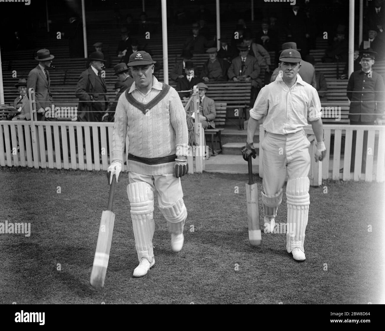 William Bates (links) und John Bell Glamorgan Eröffnung Batsman. Mai 1928 Stockfoto