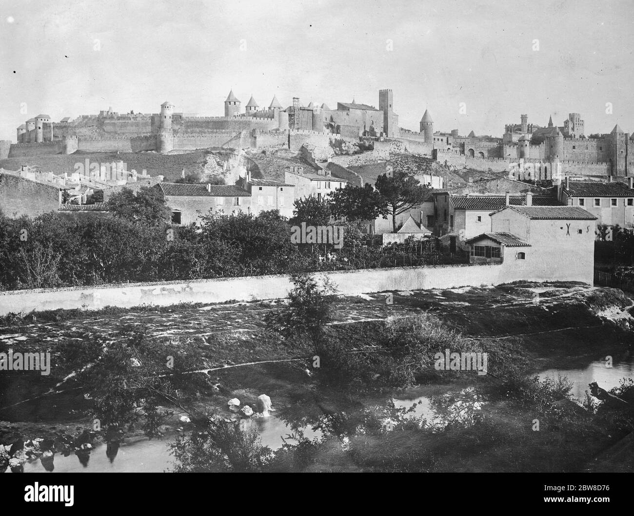 Feiern ihre zweihundertjährigen Jubiläum in diesem Jahr . Carcassonne, die ummauerte Stadt mit Blick nach Nordosten. 27. Januar 1928 Stockfoto
