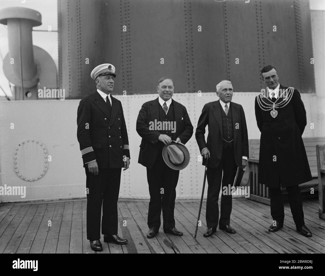 Frank B. Kellogg und kanadischer Premierminister in Plymouth auf dem Weg nach Paris für den Friedenspakt. Kellogg , Mackenzie King , stellvertretender Bürgermeister von Plymouth , Capt Blanchard , Sir W Clarke , stellvertretender Admiral of Ports ( in Uniform ) . Bis 24. August 1928 Stockfoto