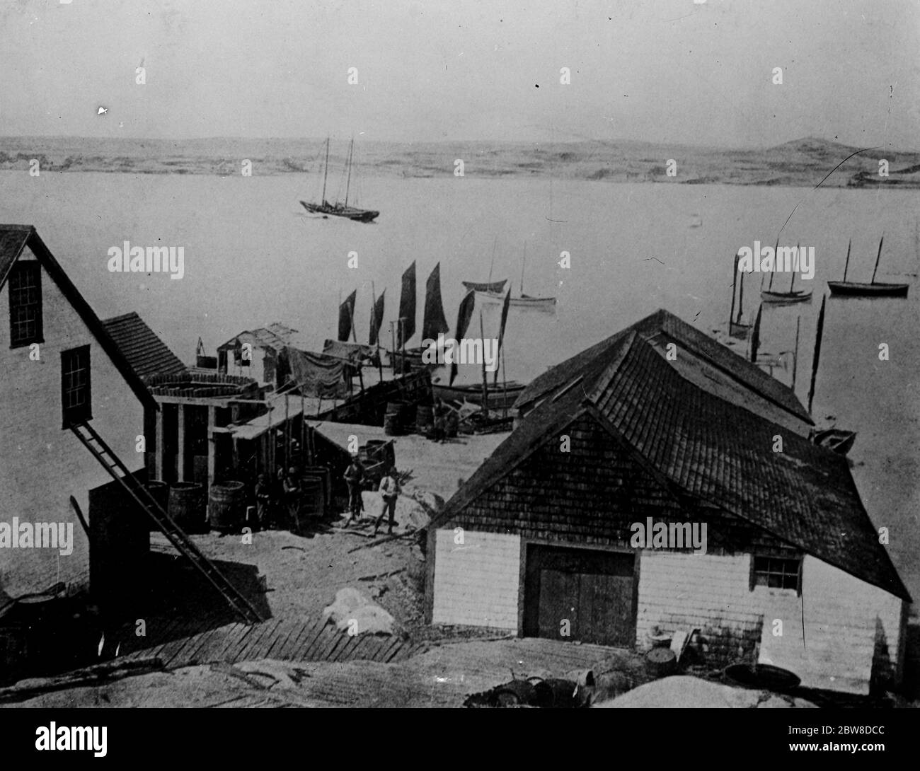 Atlantik überquert von Ost nach West. Bremen unten auf einer abgelegenen Insel. Die Meerenge von Belle Isle , zeigt die Labrador Fischereiflotte vorbei Amour Point . 14. April 1928 Stockfoto