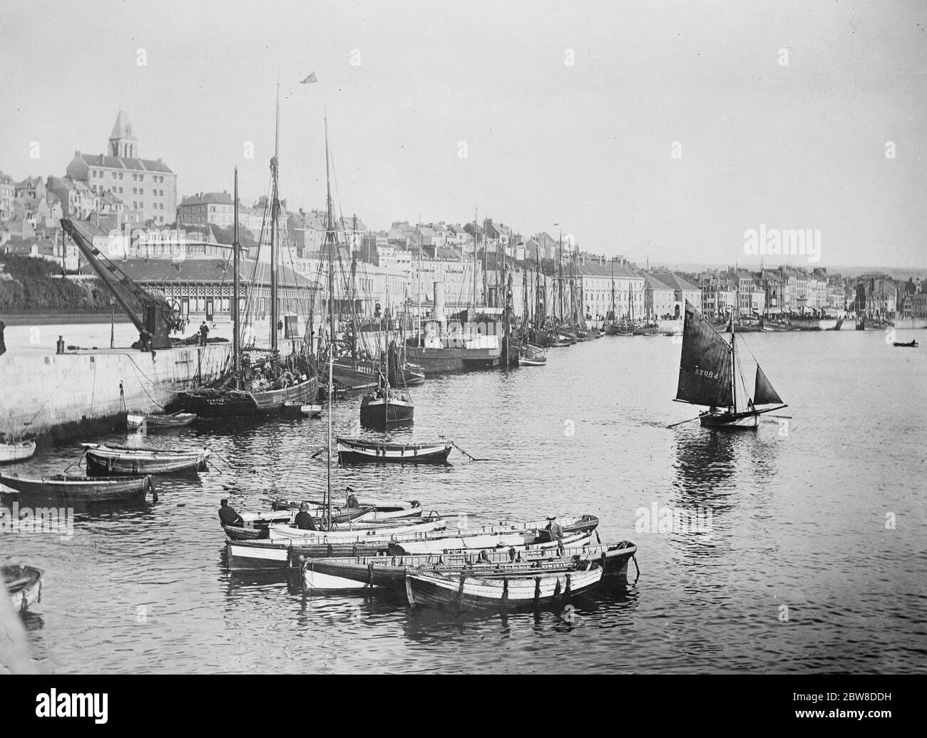 Boulogne Sur Mer , zeigt den Hafen . Dezember 1928 Stockfoto