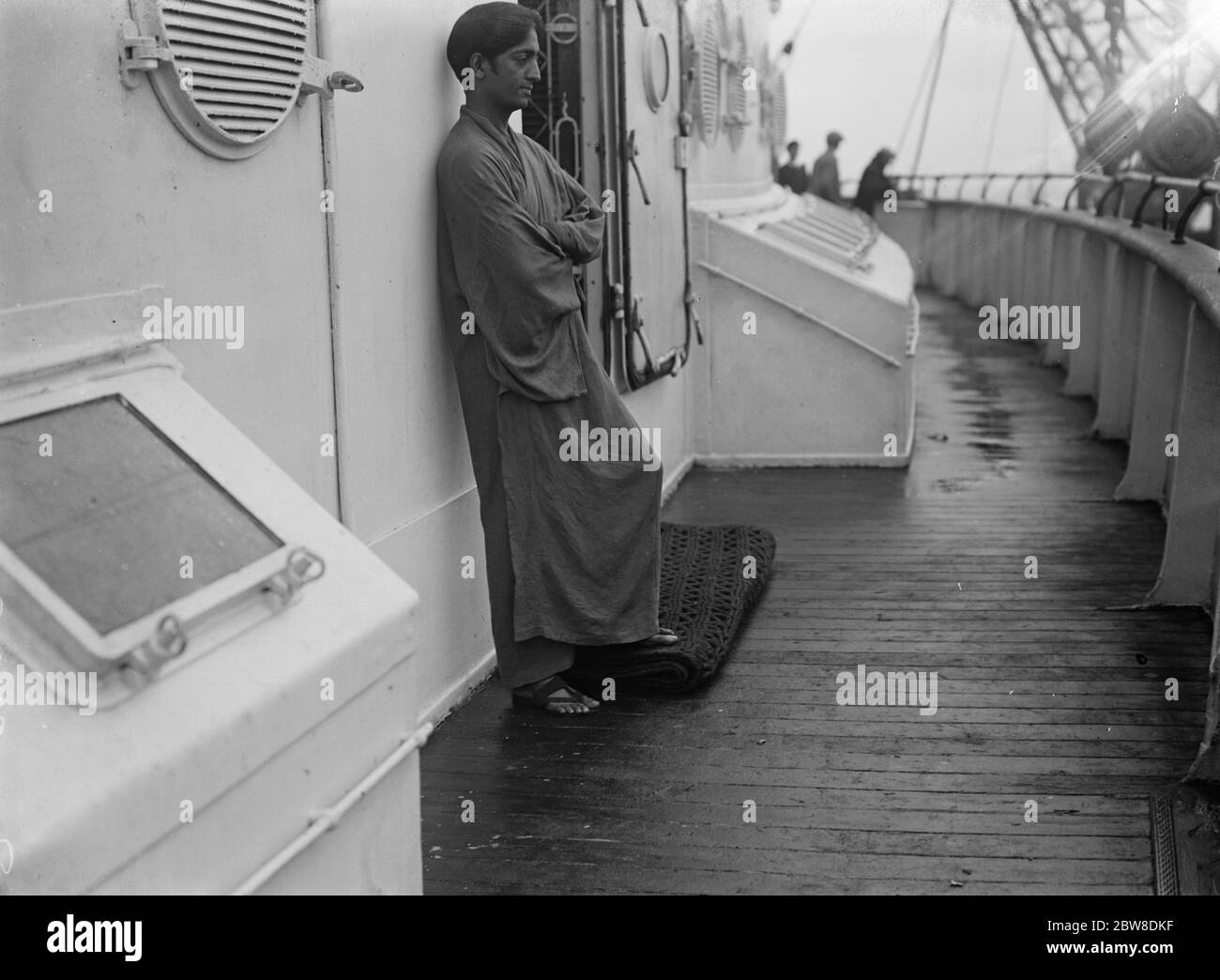 Neuer Messias segelt nach Amerika. Herr J Krishnamurti , der Schützling von Frau Annie Besant und Gründer des Sternordens, segelte am Dienstag von Southampton aus in die Vereinigten Staaten auf dem US-Linienschiff "Leviathan". April 1928 Stockfoto
