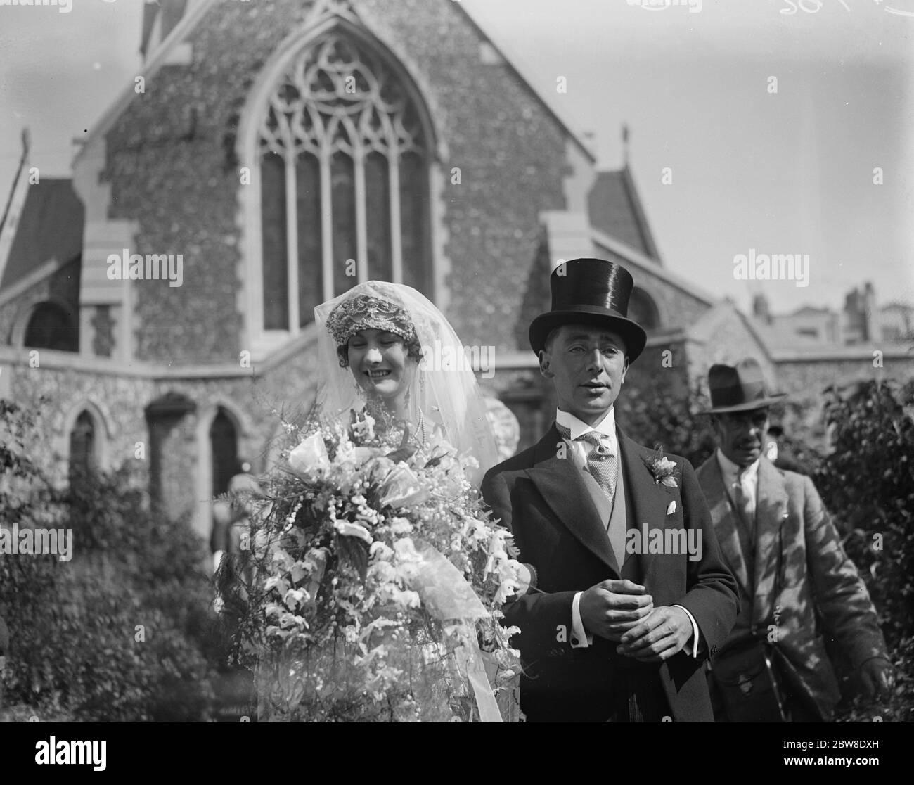Viscount Loftus vermählt Nachkommen der Könige von England und Schottland. Viscount Loftus war verheiratet in St John ' s Kirche, Hove, Miss Thea Gronvold. September 1928 Stockfoto