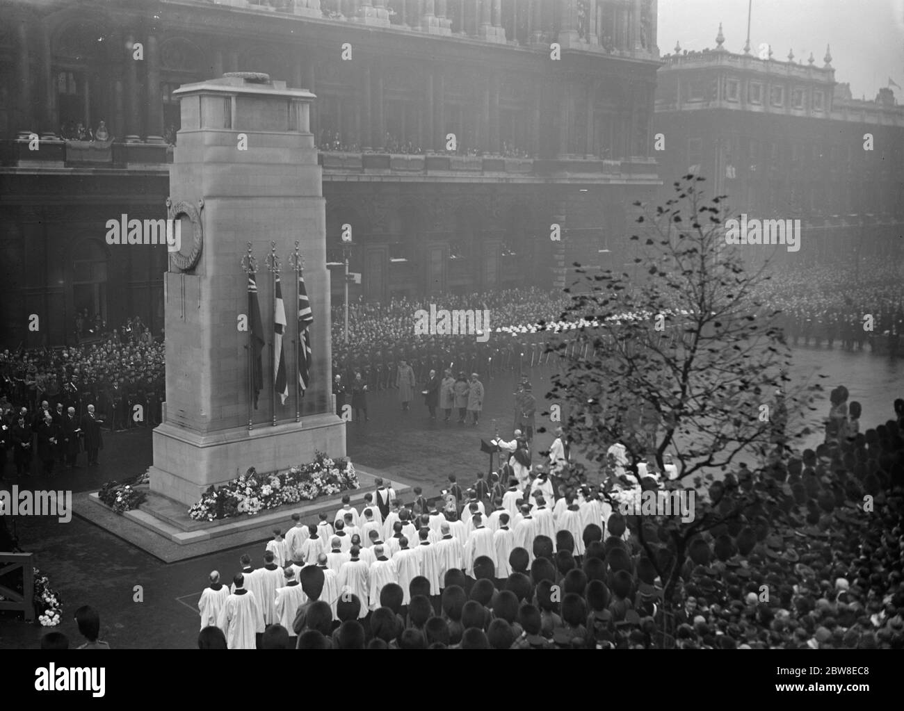10. Jahrestag des Waffenstillstands . Ein allgemeiner Blick auf die Szene rund um das Cenotaph in Whitehall. 11. November 1928 Stockfoto