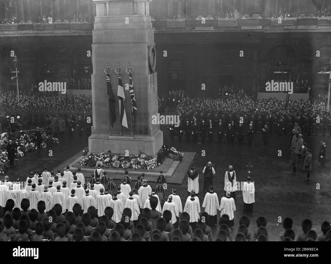 10. Jahrestag des Waffenstillstands . Eine feine allgemeine Ansicht der Szene rund um das Cenotaph in Whitehall während der Großen Stille. 11. November 1928 Stockfoto