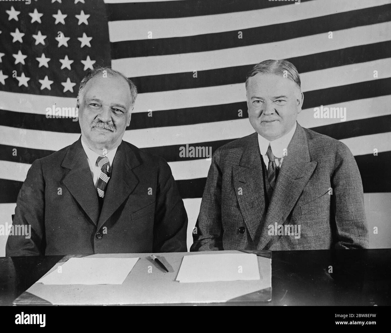 Senator Charles Curtis (links) und Herbert Hoover. Vizepräsident und Präsident der Vereinigten Staaten von Amerika . 1928 Stockfoto