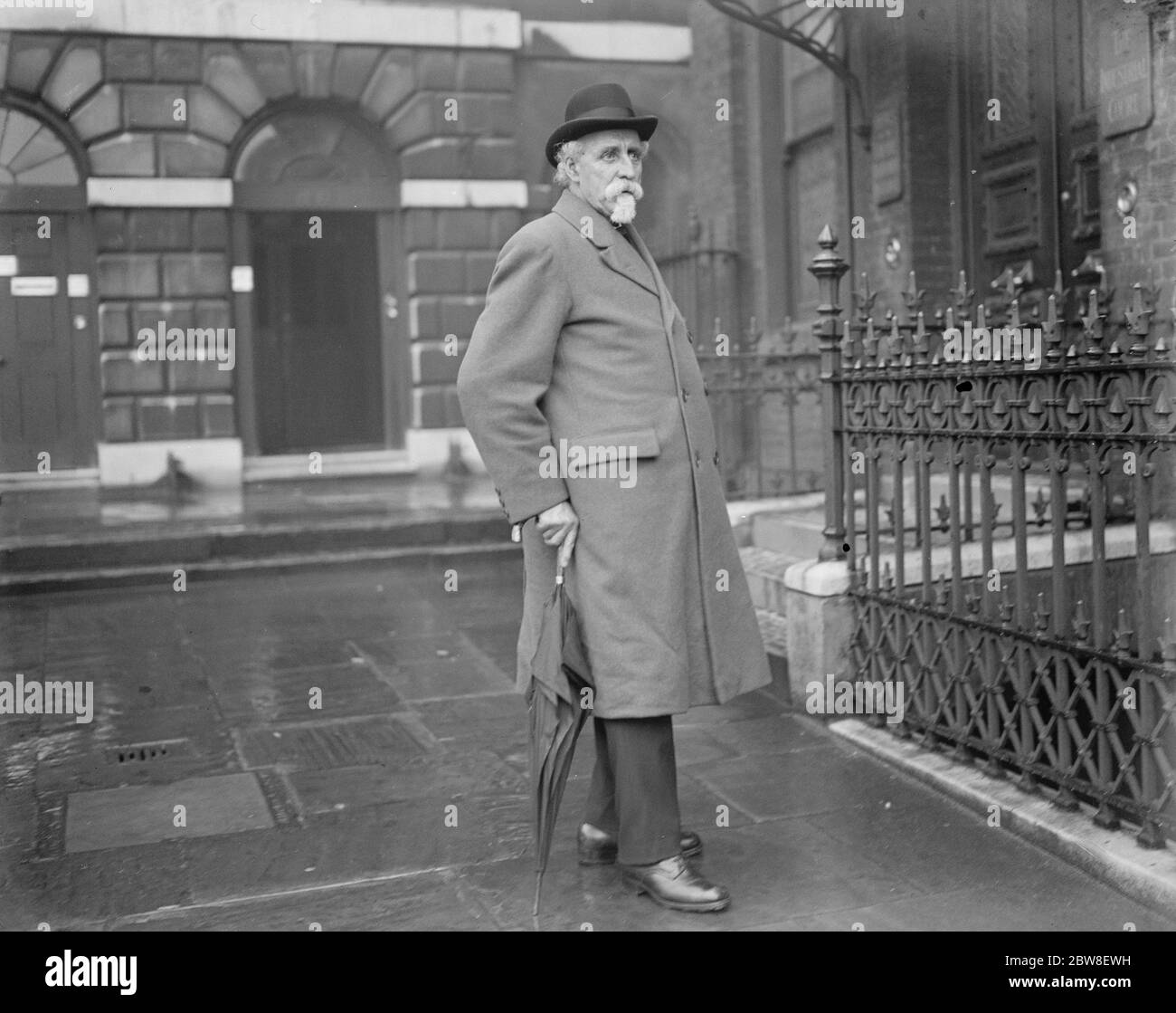 Erste Sitzung des Nationalen Industrievorstandes für die Minig-Industrie . Herr Peter Lee (Beamter der Bergarbeiter von Durham) kommt an. 26. November 1930 Stockfoto