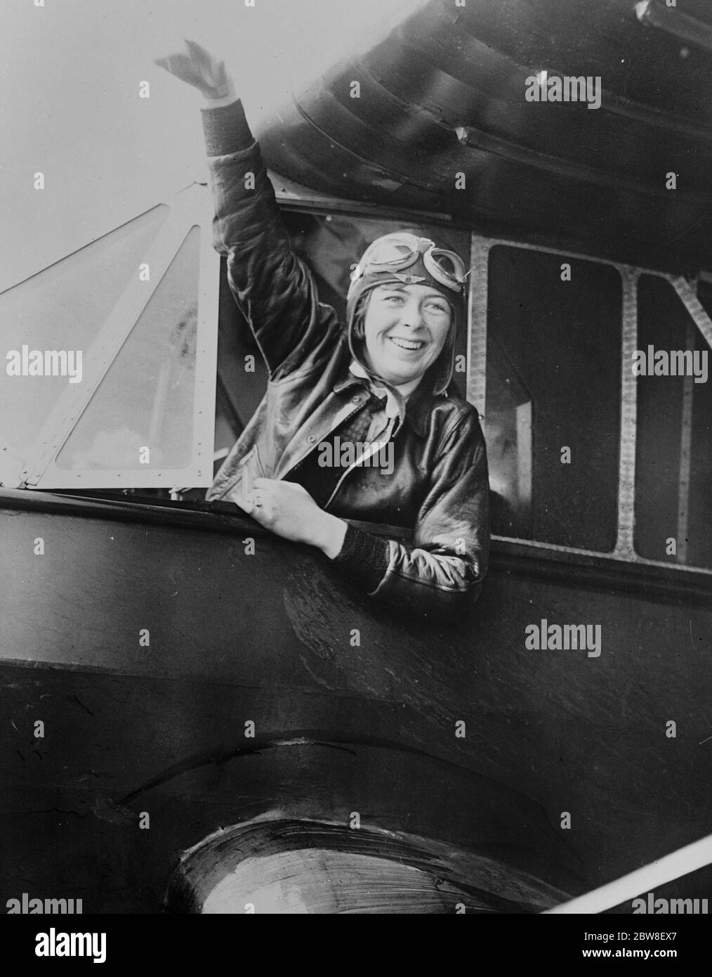 Junge Mädchen zerschlägt Frauen Dauer Rekord Elinor Smith bleibt bis 26 Stunden 21 Minuten 32 Sekunden , auf Long Island . Mai 1929 Stockfoto