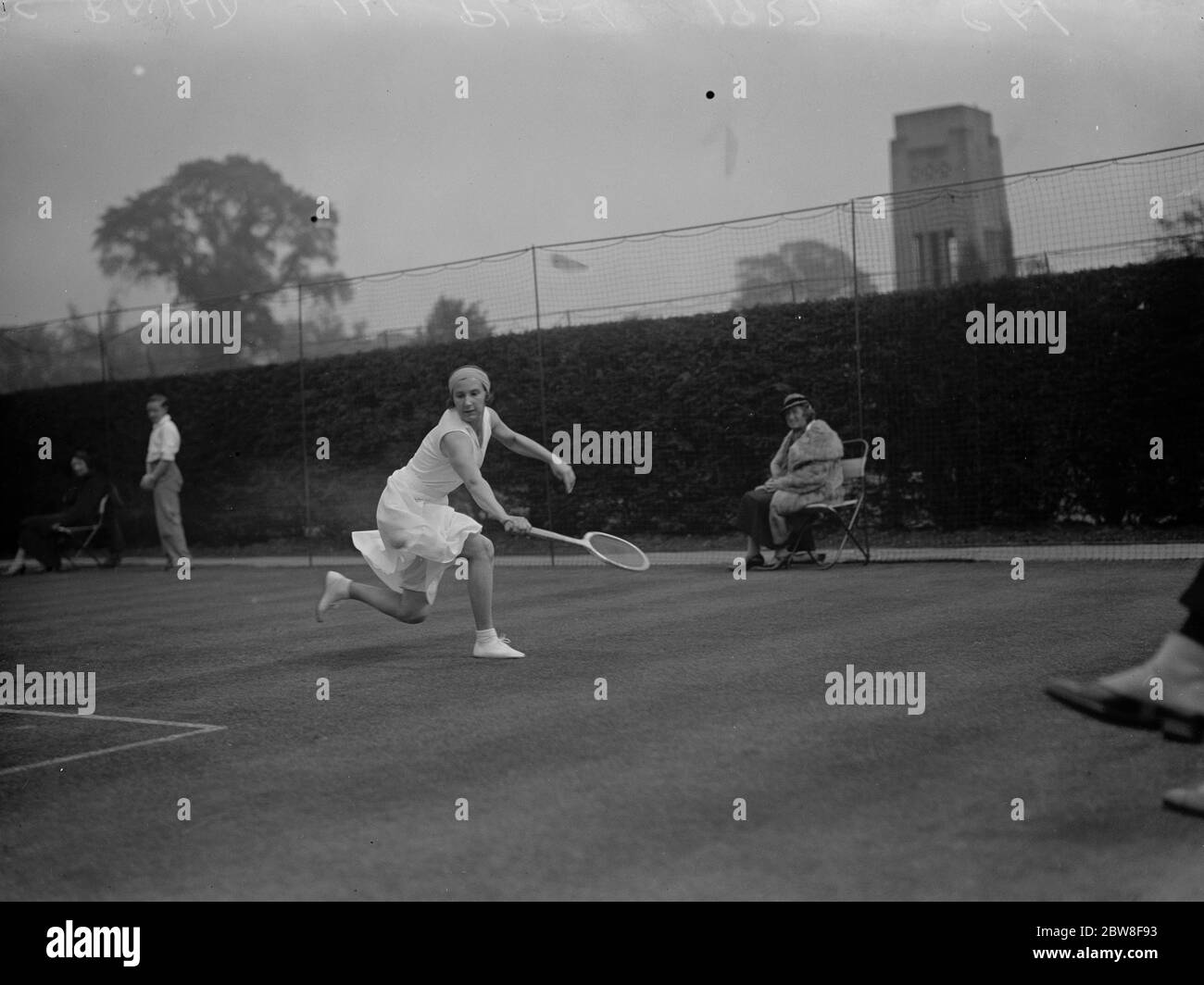Wightman Cup Trials in Wimbledon . Miss Runde im Spiel . Juni 1932 Stockfoto