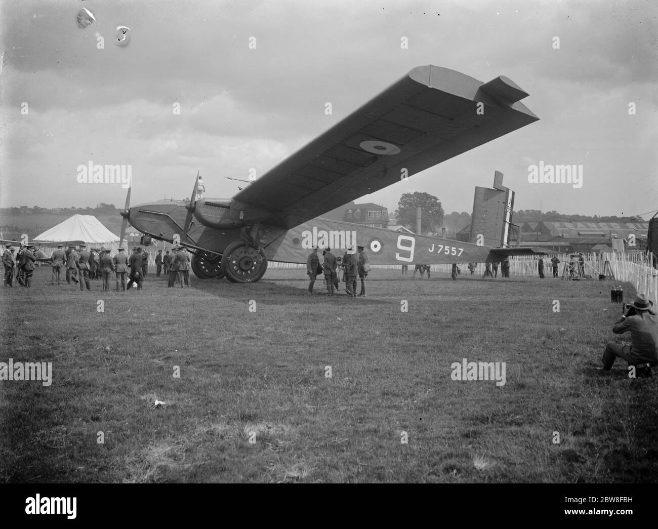 Das größte Flugzeug der Welt kommt in Hendon an. Die Unflexible . 27 Juni 1928 Stockfoto